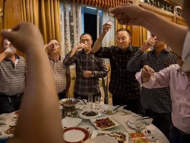 情感 | 老朋友,我们多久没有一起喝酒了?