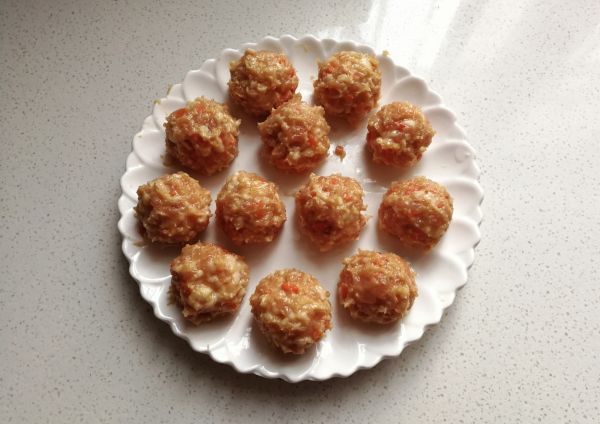教你制作美味的芝士夹心肉丸子，香而不腻，一家人都说太好吃了