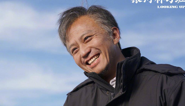 离开《跑男》后，邓超用《银河》的廉价滤镜，剑指15亿票房