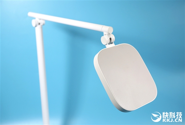 蓝光0级无频闪 米家飞利浦读写台灯图赏