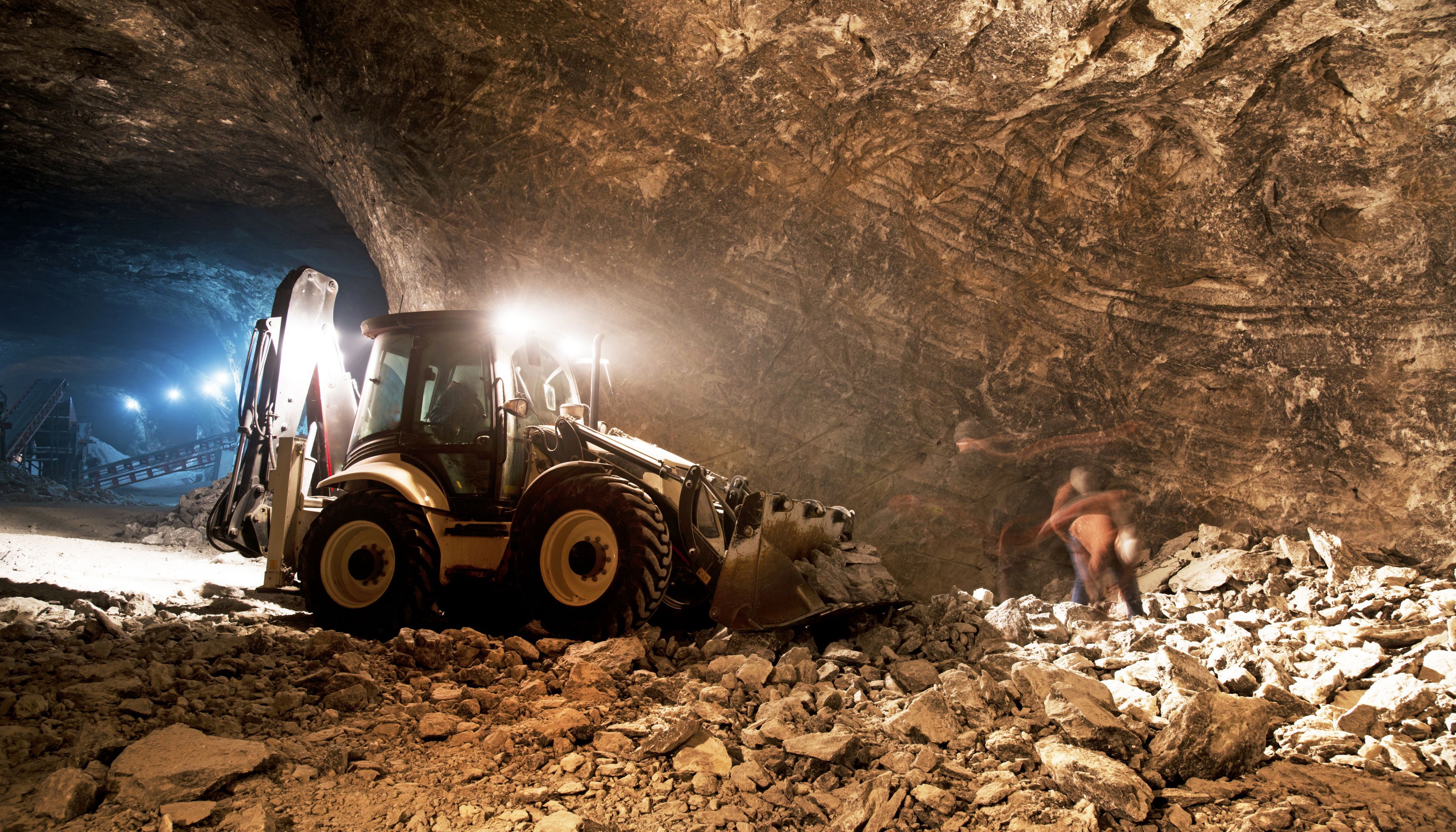 中国稀土出口大减!一旦中国切断供应,美国大批工业将被迫关闭!