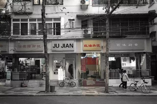 成都夏天开了一地的冰粉店，冬天咋办？