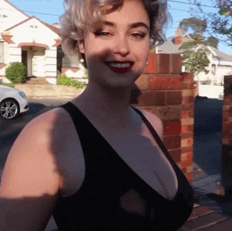 170斤的她把身材打造的很完美,网友:笑的像像