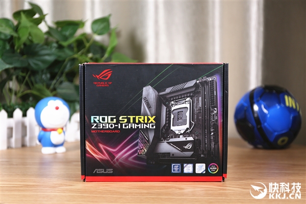 全副盔甲 华硕ROG STRIX Z390-I Gaming主板开箱图赏