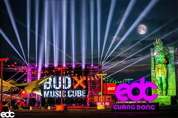 奇迹舞台、绚烂焰火、顶级艺人，EDC雏菊音乐嘉年华绽放珠三角