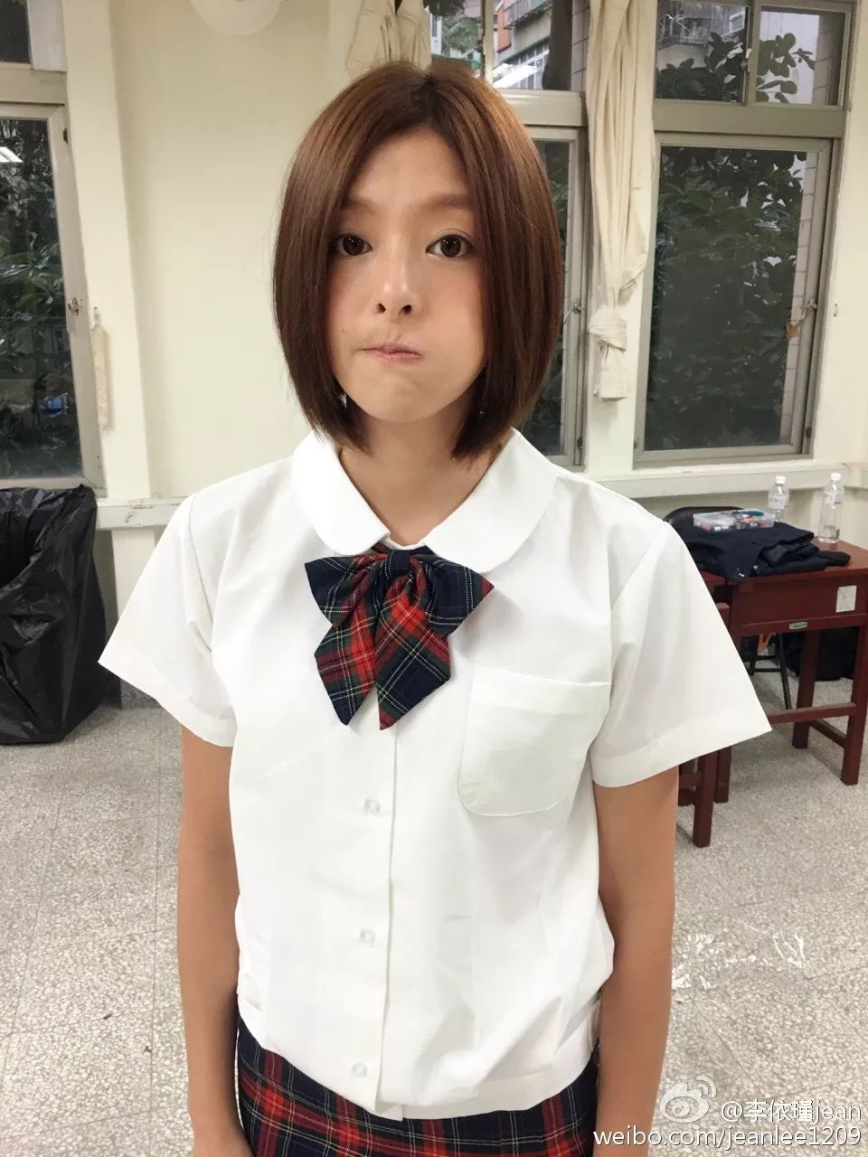 她被设计了，和男主感情戏被故意删光，还差点被堵在厕所性侵