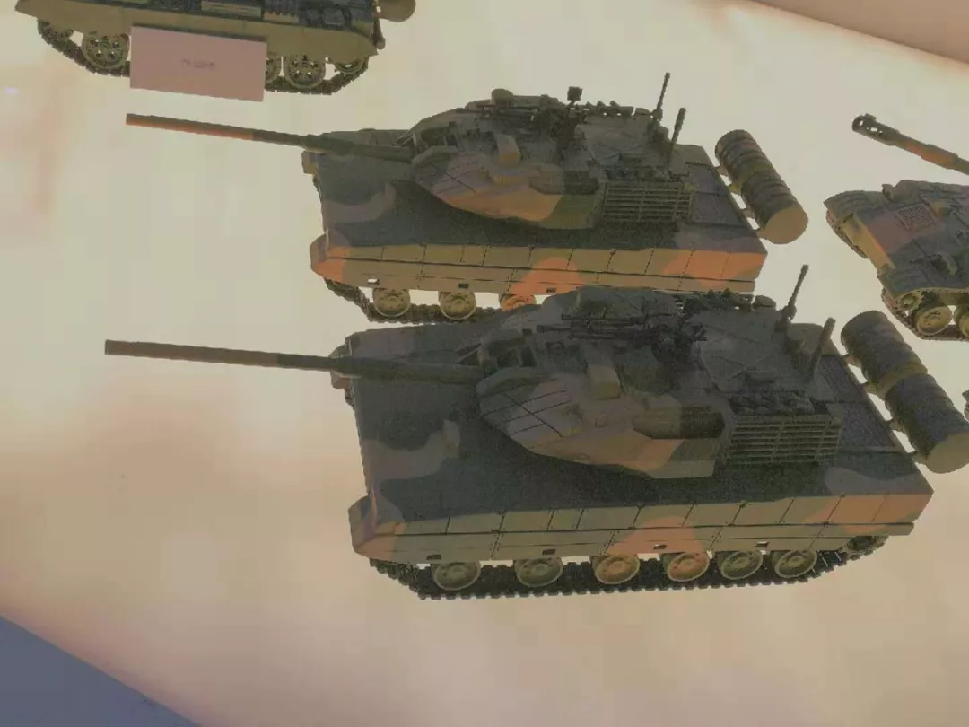 不光轻、而且快，并且还结实，谈15式坦克的设计定位