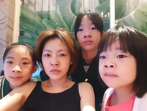 某女星不嫁富豪改嫁男演员，竟是怕孩子铁锤了她鼻子是整的？