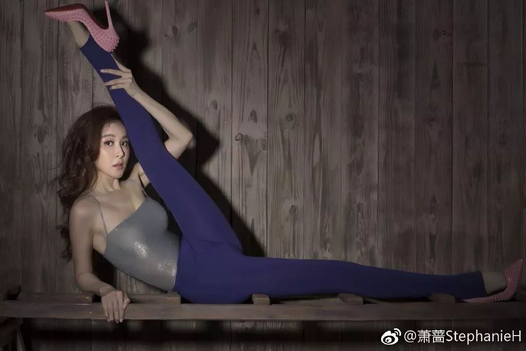 为配鲜肉男又去整，脸僵下巴歪，强行凹少女人设