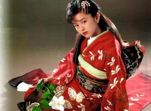 离婚内幕曝光，因为老公满足不了她，玉女人设彻底崩塌
