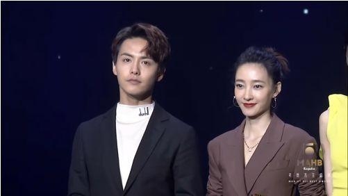 时尚先生盛典明星直播图来了！赵薇黑眼圈吓人，杨幂满脸倦容！