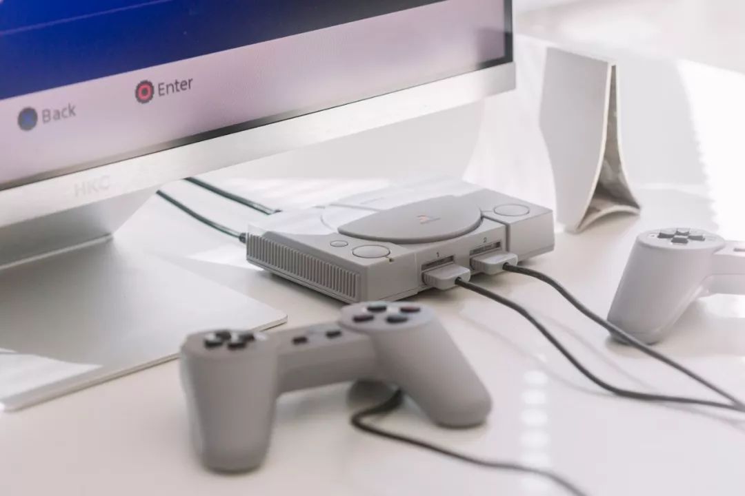 索尼 PlayStation Classic 开箱