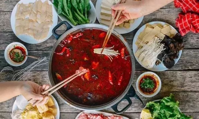 一顿火锅相当于吃下20碗米饭！这样吃就不用担心发胖