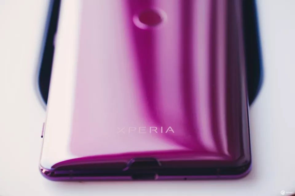 索尼 Xperia XZ3 体验：迄今最「One Sony」的 Xperia 手机