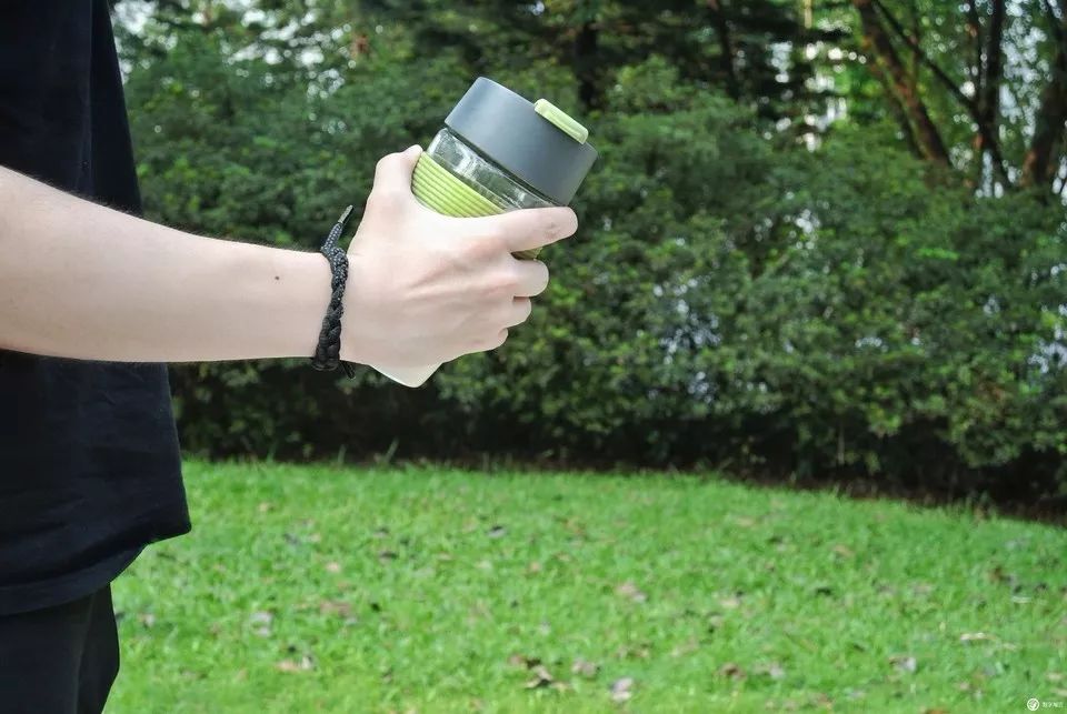 用保温杯开启「嗜茶儿童」的泡茶方式，丹麦 PO 泡温杯体验