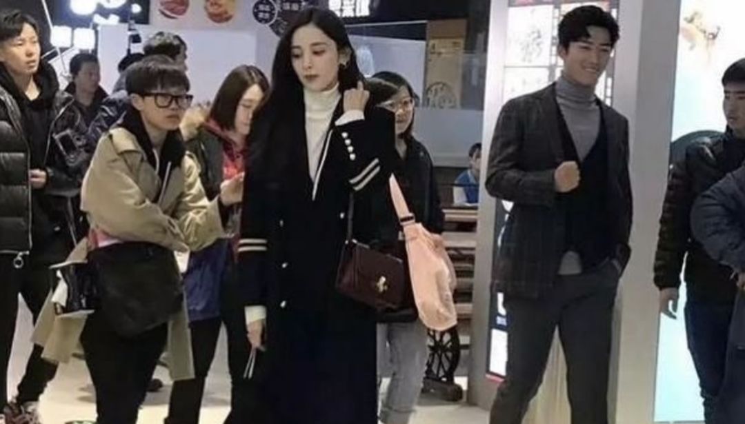 谁说刘诗诗不美，站在路人堆里才知道明星和素人对比有多残酷！