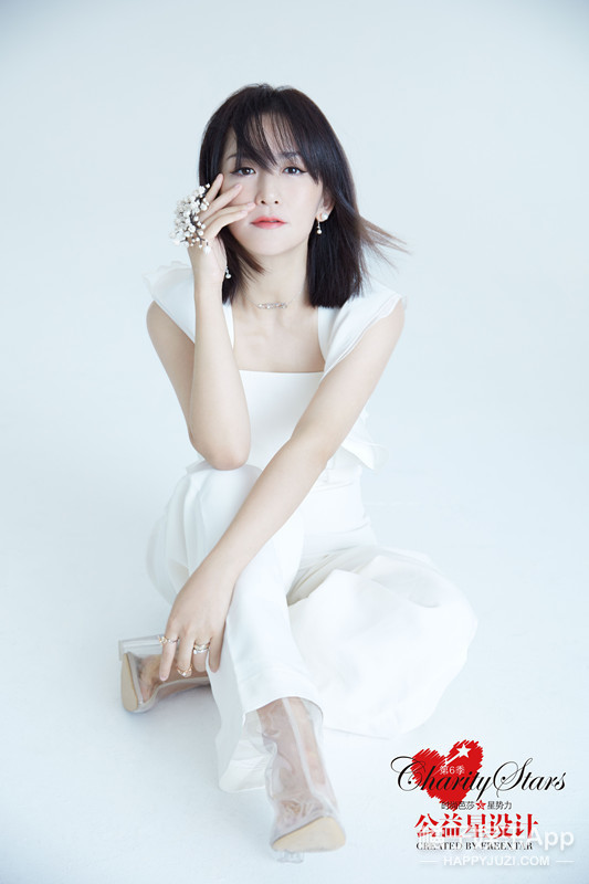 晚报|李诞要退出《野生厨房》刘亦菲妈妈近照曝光 真·冻龄