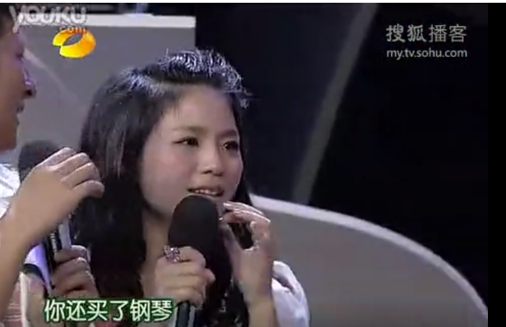 快女黄英晒1岁女儿学钢琴，江映蓉说了一句话，胆子太大了！