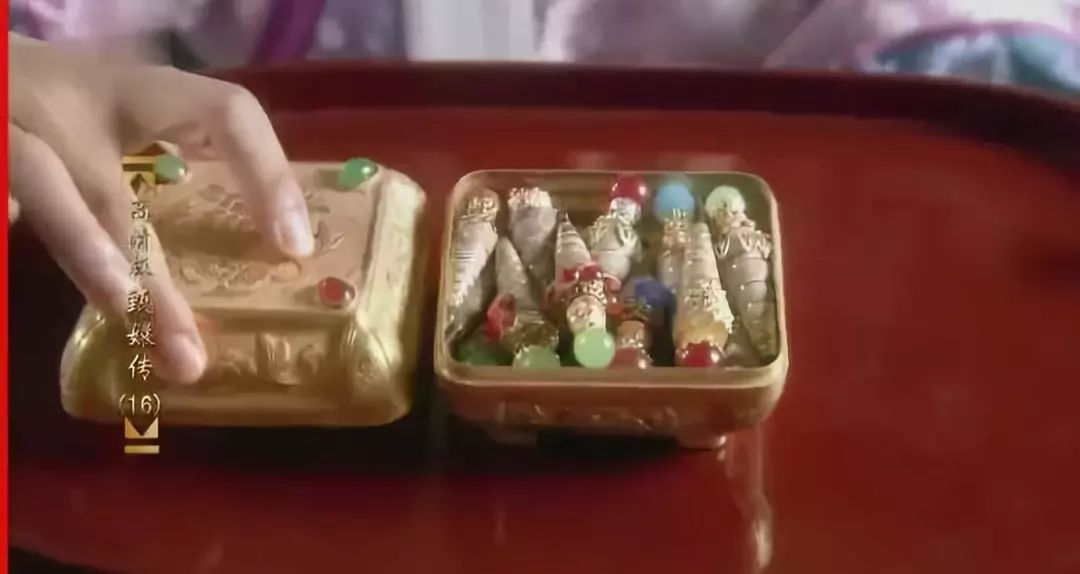 佟丽娅这种神仙都hold不住刷爆朋友圈的故宫口红？吴谨言却赢了…