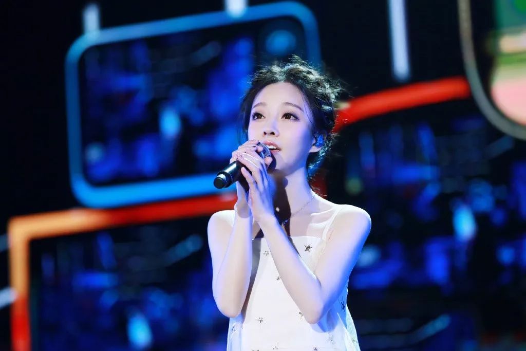 学猫叫红遍南韩，踢掉火箭少女，还扯上了张艺兴！斗鱼一姐真的火了？