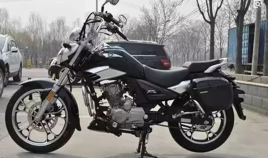 豪爵又一巡航太子摩托车，百公里油耗1.7L，续航可达600km