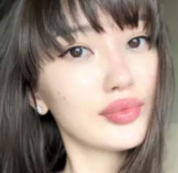 靠脸惊艳世界的第一美少女把自己整成这个鬼样子了…