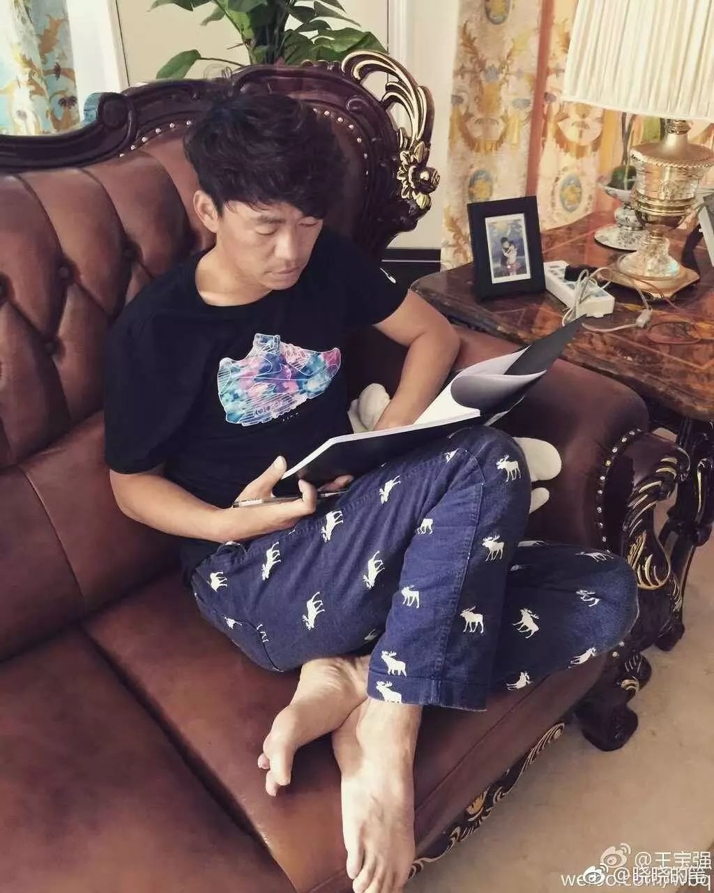 马蓉方继续放大料:现任女友多次在王宝强家中自拍被扒!