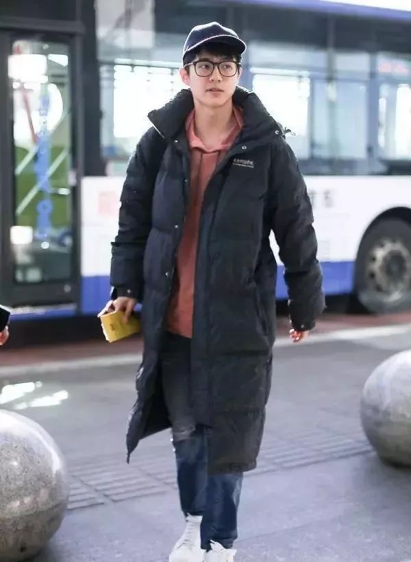 蔡徐坤朱一龙吴亦凡…这个冬天男星“不要脸”了，女星也不露腿了