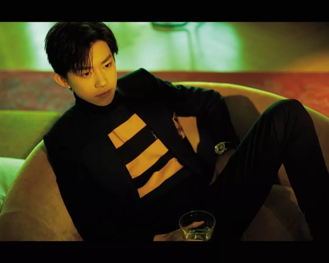 时髦不臃肿，被蔡徐坤、杨超越、吴谨言的毛衣疯狂种草