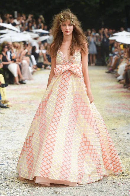 杨幂最近的红毯怎么了,就没穿过一件好看的衣服