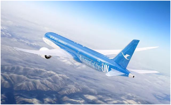 飞跃浪漫平安夜，王俊凯邀你一起“书屋环游”