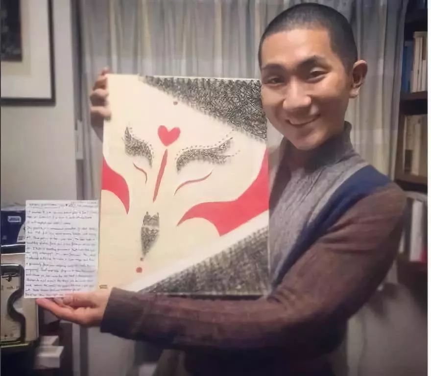 这个和尚，竟然是个公开出柜的美妆大师