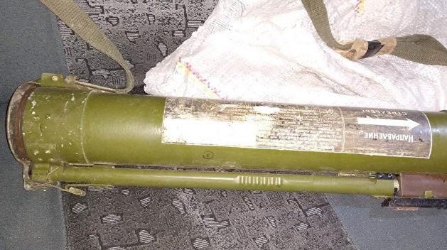 乌克兰男子把行李落出租车上 司机一看:RPG火箭筒!