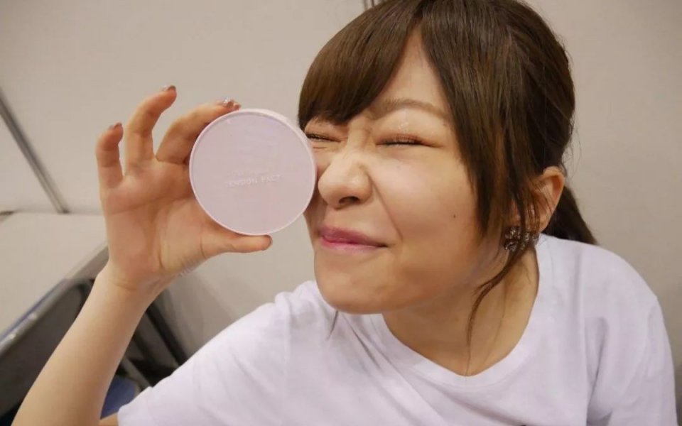 她是女团的丑女担当，却逆袭成为第一个三连霸得主