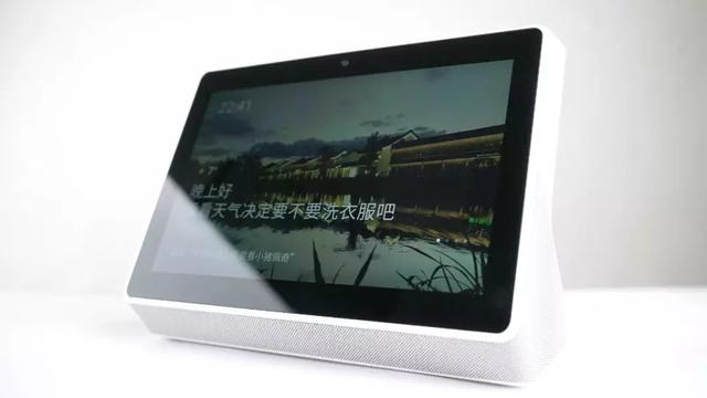 居然自带可触摸屏！腾讯新出的智能音箱究竟好不好用呢？