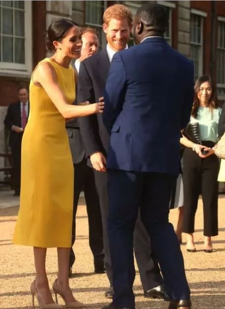 她的脸才是真·上辈子拯救了银河系！可我最羡慕的却是这个部位···