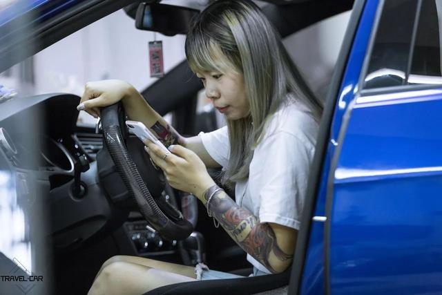 《头文字D》中的女车手和现实里中国的女性职业赛车手