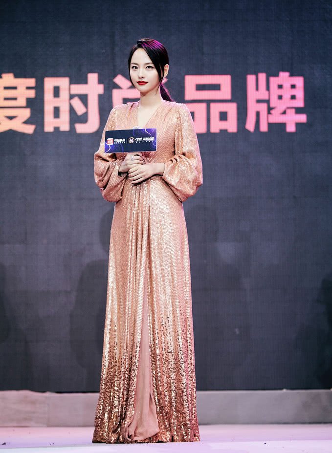 谁还在说女人生孩子毁身材,张嘉倪生孩子之后