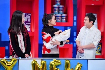 大潘升级奶爸 孩子出生后第一个抱的竟然是贾玲！