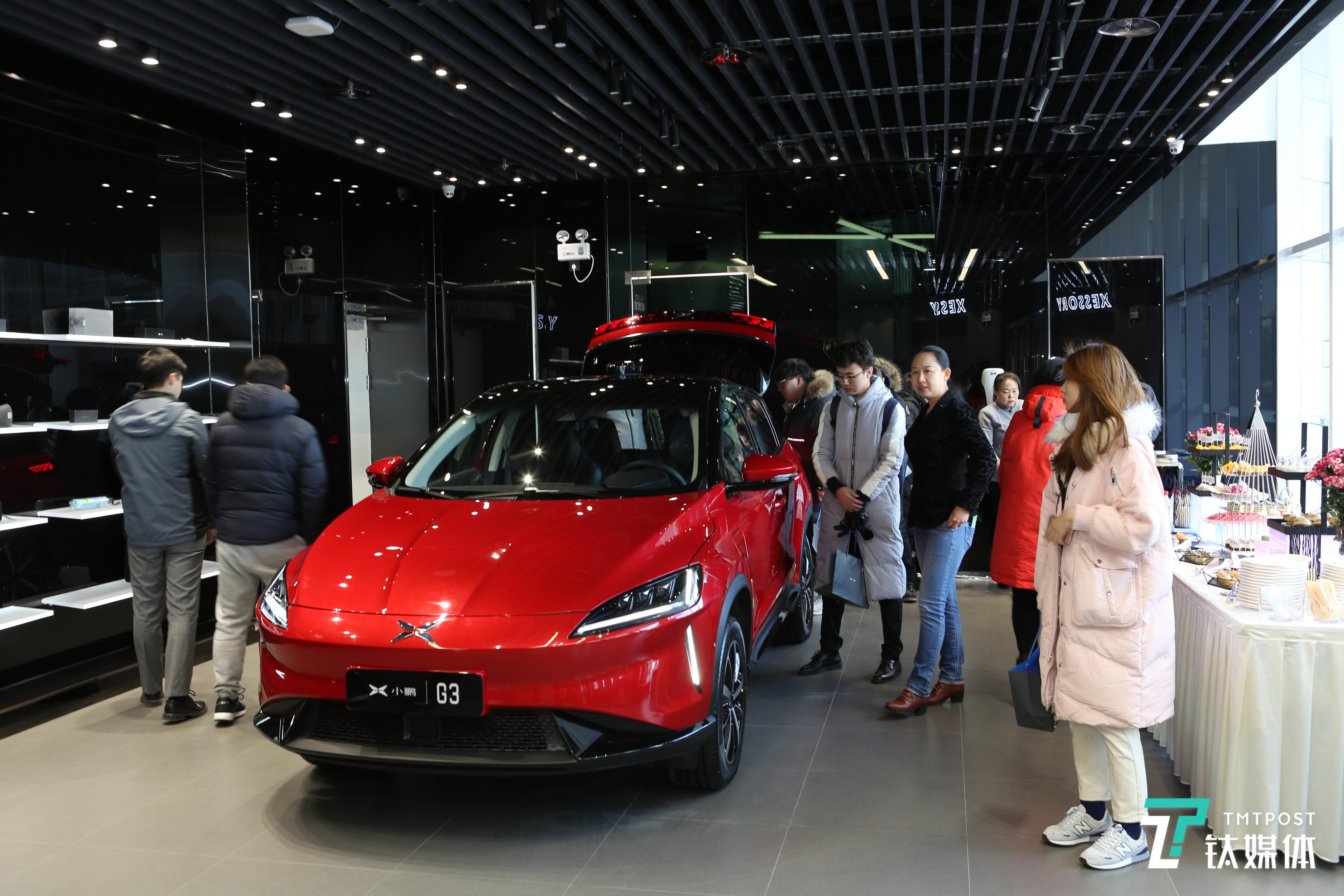 加速布局线下，实行同价策略，小鹏汽车体验中心正式对外营业 | 一线车讯