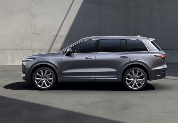 油价5连跌！加满一箱油省出三天饭钱来