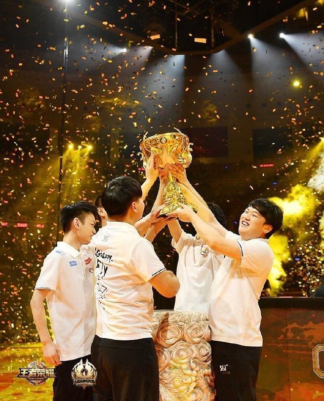2018KPL年终盘点老牌战队接连陨落 后起之秀称霸联盟