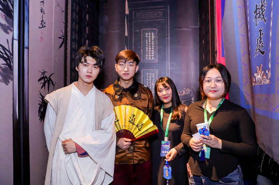 互动新形式，INX戏精学院在水立方做了一场千人真人情境体验游戏