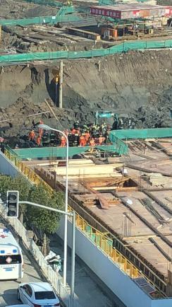 上海万科一在建工地事故致 3名工人死亡,万科
