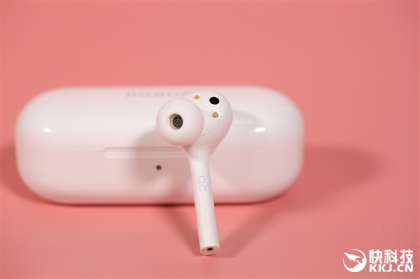荣耀FlyPods青春版图赏：宛若高尔夫球杆的多彩无线耳机