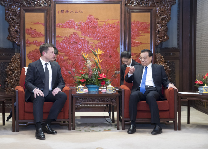 李克强会见马斯克：希望特斯拉成中美关系稳定发展的推动者