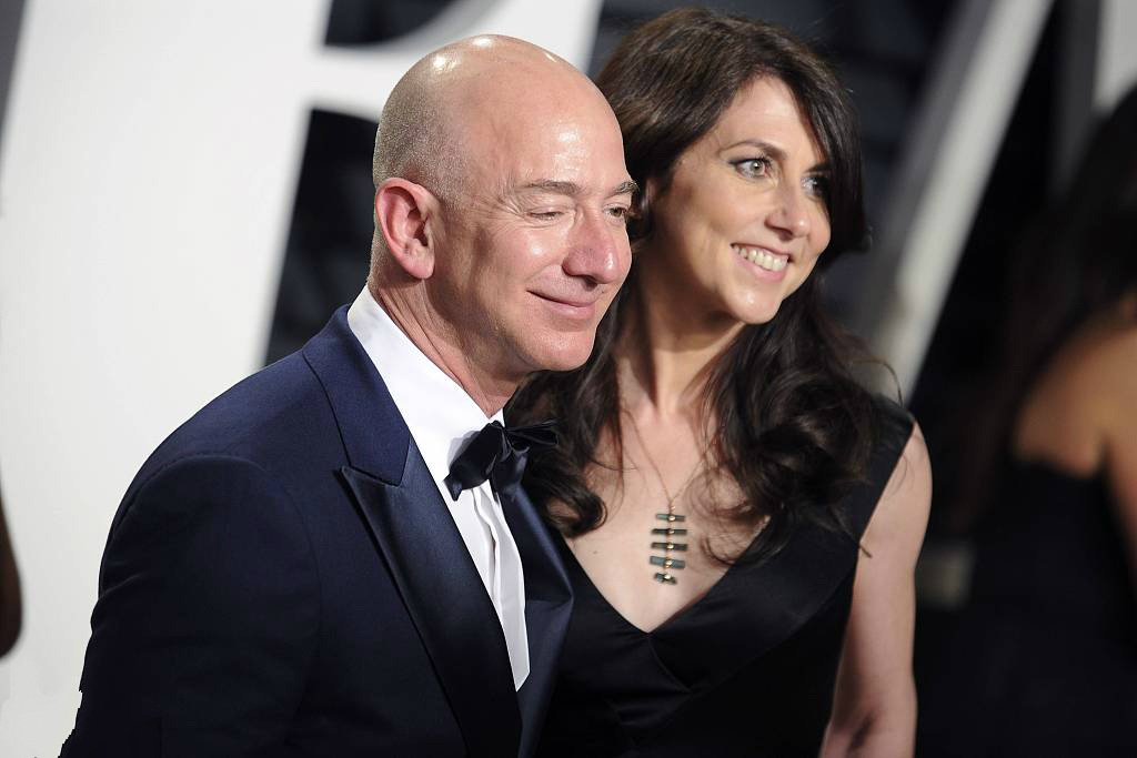 史上最贵离婚案：贝佐斯妻子或分走690亿美元，盖茨重成首富