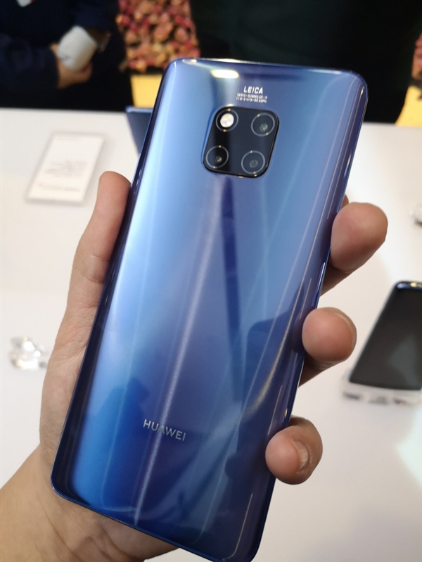 华为Mate 20 Pro馥蕾红/璨星蓝发布：5399元起