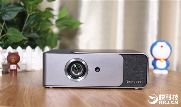 可投300英寸巨幕 当贝投影F1开箱图赏