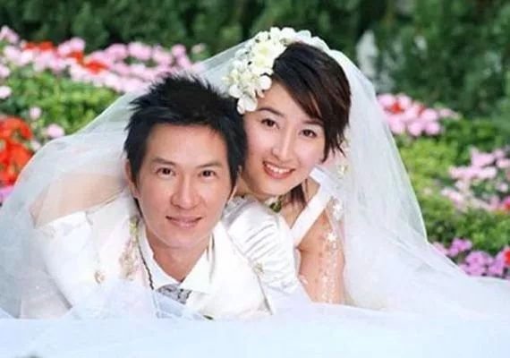 她流产两次，男方却躲去非洲，等到回国爆红，她终于被宠上天